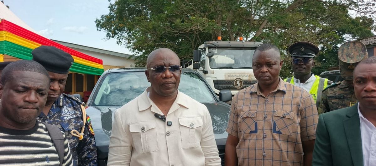 Bibiani-Anhwiaso-Bekwai Police receive Pickup vehicle from MP to enhance security operations